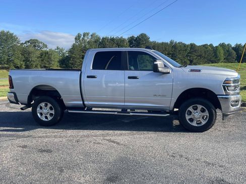 Certified 2026 RAM 2500 Big Horn AWD/4WD image 2