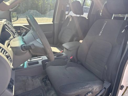 Used 2012 Nissan Frontier SV w/ Sport Appearance Pkg RWD image 10