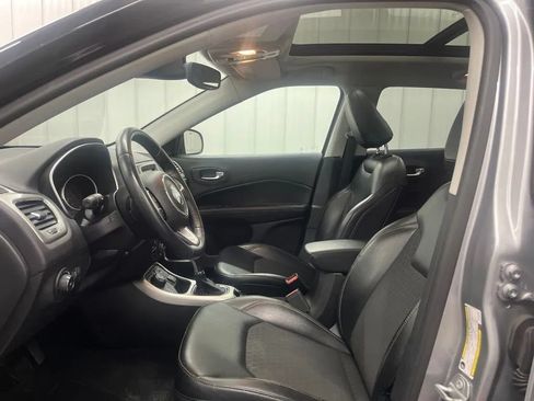 Used 2018 Jeep Compass Latitude w/ Popular Equipment Group AWD/4WD image 19