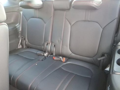 Used 2025 Honda Pilot Black Edition image 17