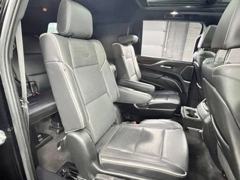 Used 2022 Cadillac Escalade ESV Premium Luxury AWD/4WD image 21