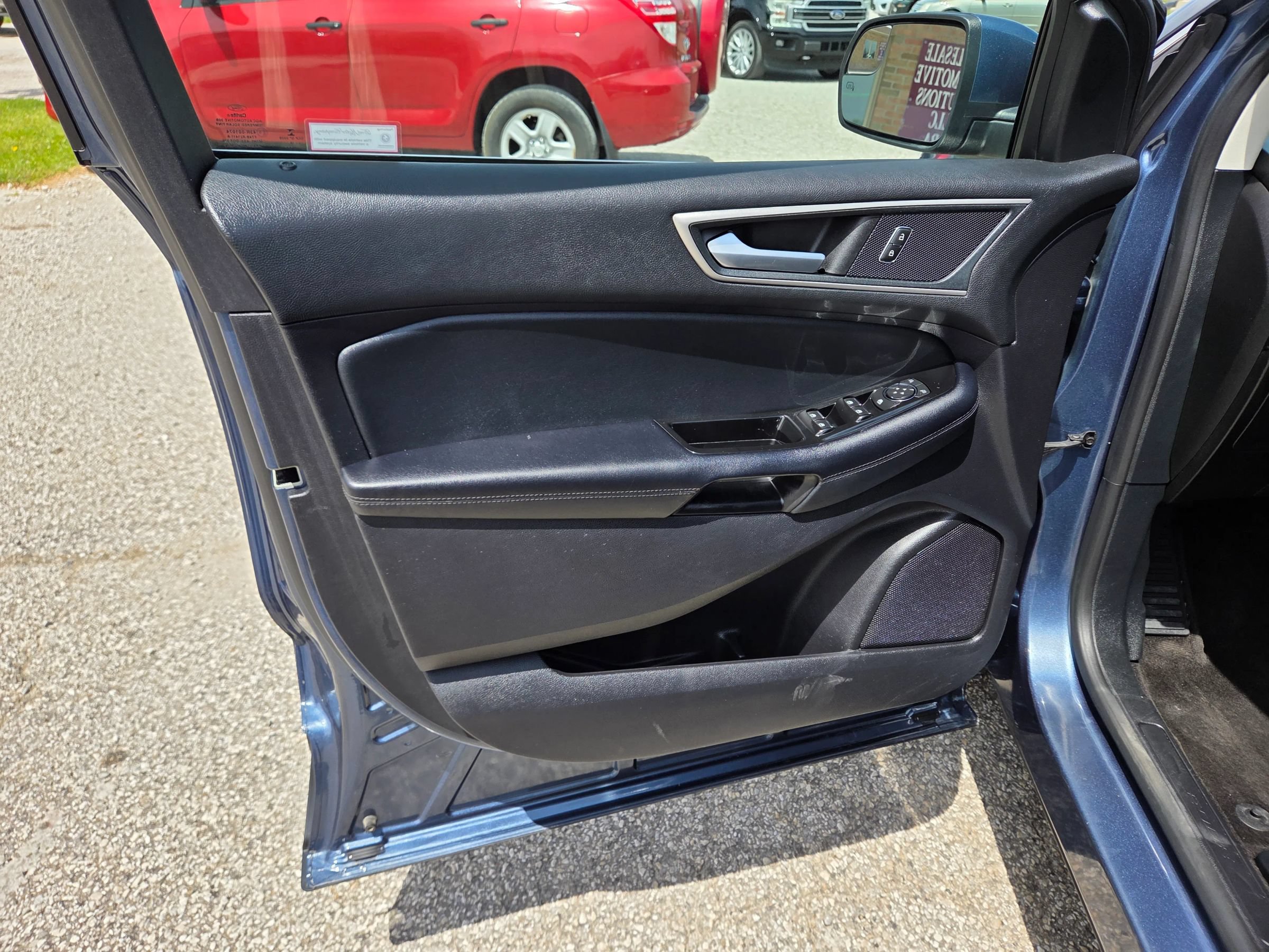 Used 2018 Ford Edge SEL w/ Equipment Group 201A AWD/4WD image 12