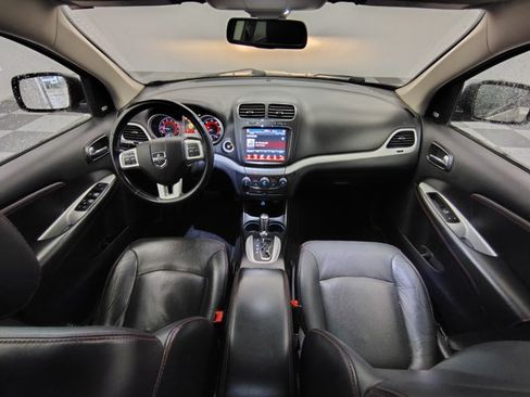 Used 2019 Dodge Journey GT FWD image 2