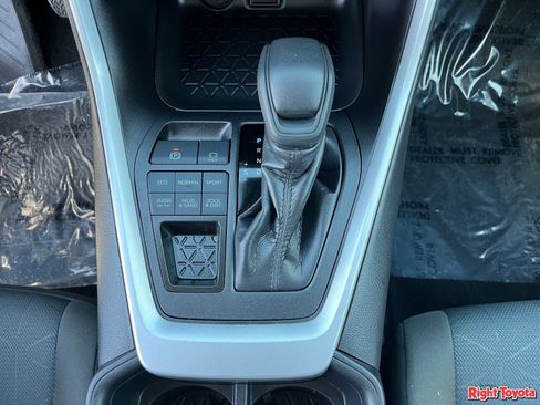 Certified 2025 Toyota RAV4 XLE AWD/4WD image 31