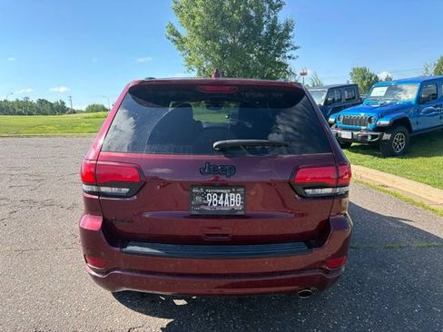 Used 2018 Jeep Grand Cherokee Altitude AWD/4WD image 5