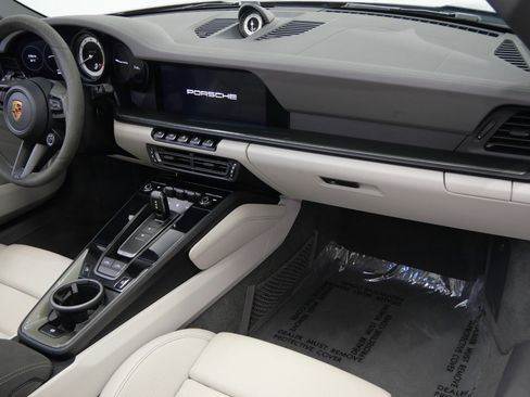 Used 2022 Porsche 911 Targa 4 GTS image 14