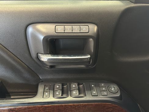 Used 2018 GMC Sierra 3500 SLT w/ Duramax Plus Package AWD/4WD image 31