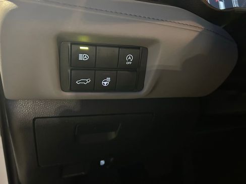 Used 2023 Toyota Highlander Limited image 29