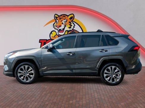 Used 2023 Toyota RAV4 XLE Premium FWD image 9
