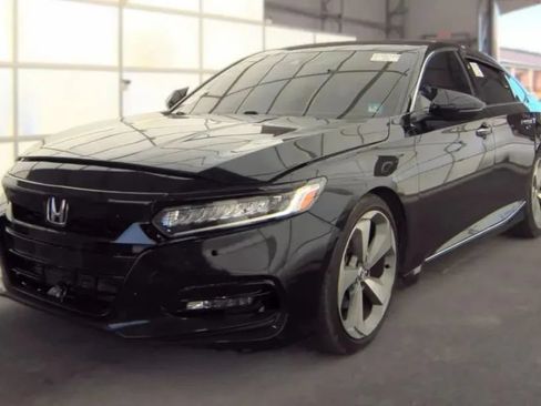 Used 2019 Honda Accord Touring image 1