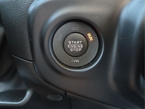 Used 2021 Jeep Wrangler Unlimited Sahara w/ Cold Weather Group AWD/4WD image 20