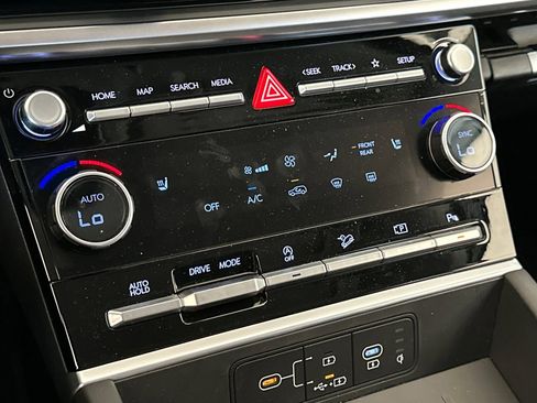 Certified 2025 Hyundai Santa Fe SEL image 30