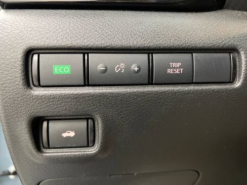 Used 2024 Nissan Sentra SV FWD image 41