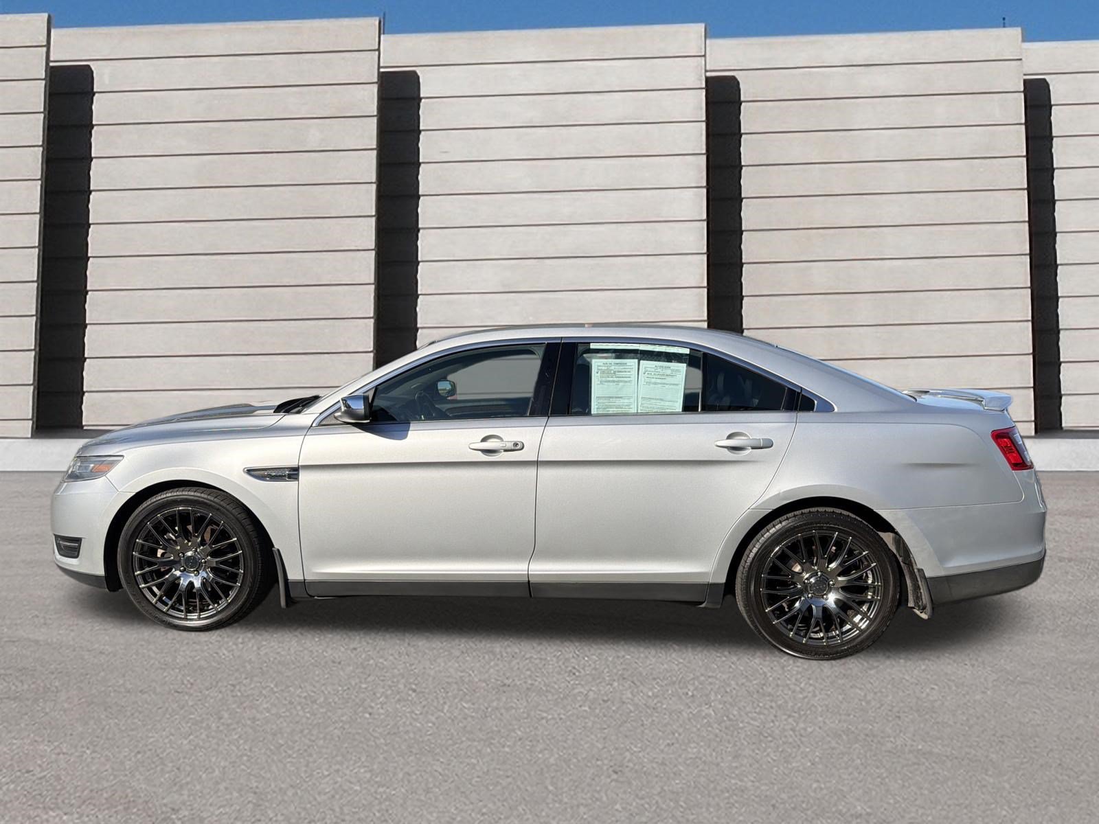 Used 2015 Ford Taurus Limited w/ Equipment Group 301A FWD image 2