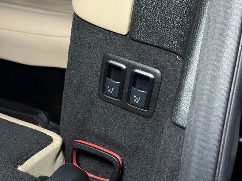 Used 2015 Mercedes-Benz GL 550 4MATIC image 28