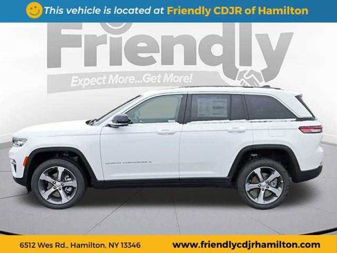 New 2025 Jeep Grand Cherokee Limited w/ Luxury Tech Group II image 2