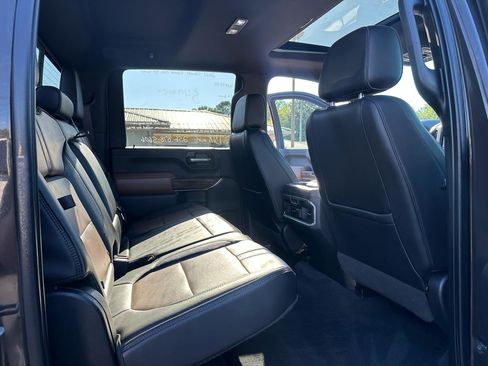 Used 2020 Chevrolet Silverado 2500 High Country w/ Technology Package AWD/4WD image 20