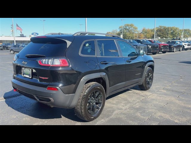 Used 2019 Jeep Cherokee Trailhawk w/ Comfort/Convenience Group AWD/4WD image 8