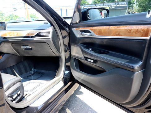 Used 2018 BMW 740i xDrive 740i xDrive Sedan image 15