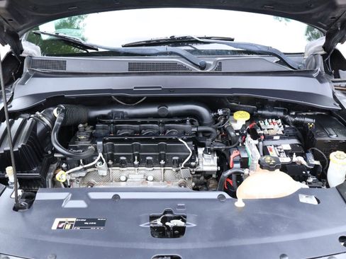 Used 2019 Jeep Compass Latitude FWD image 9