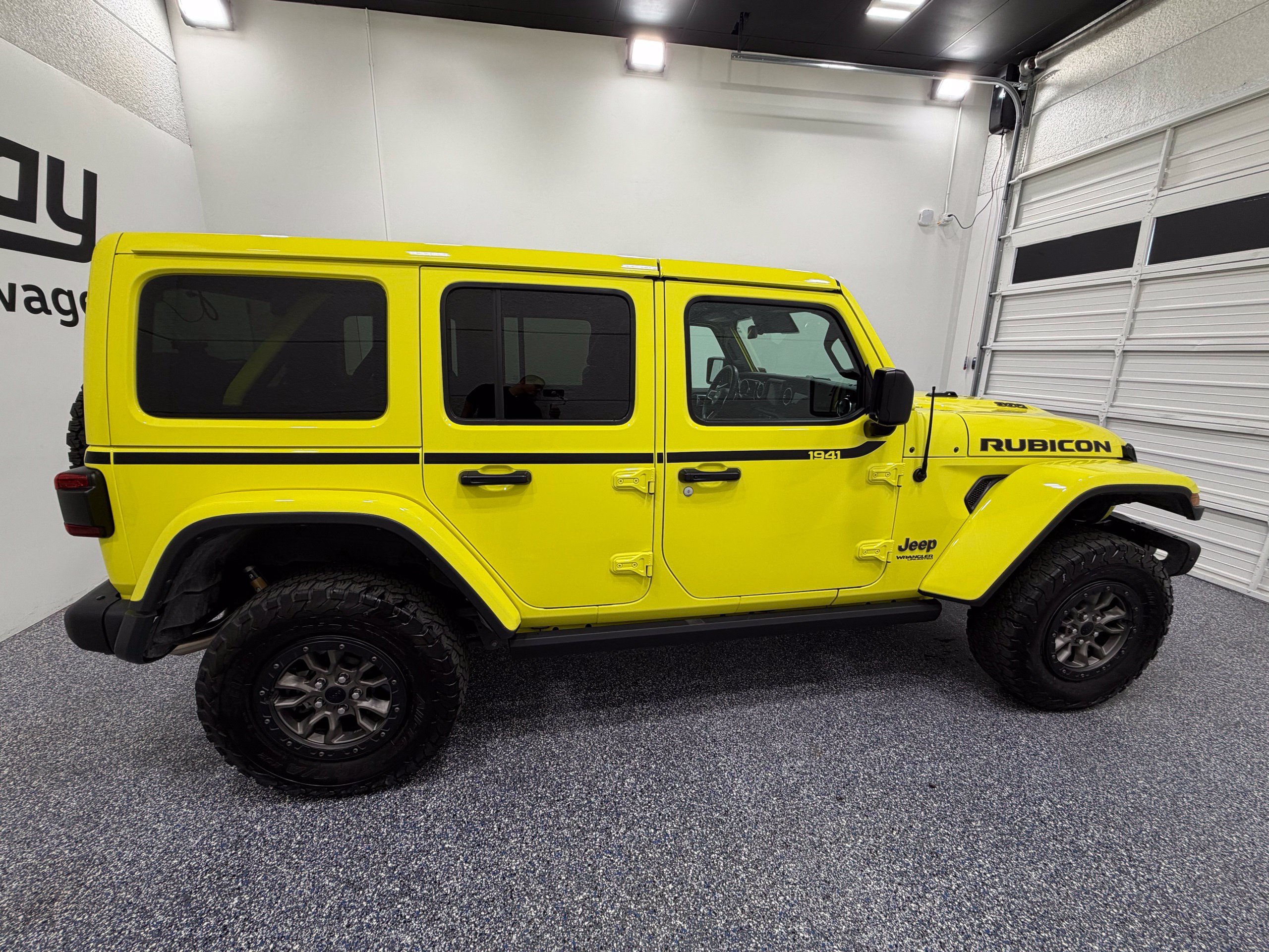 Used 2022 Jeep Wrangler Unlimited Rubicon AWD/4WD image 7