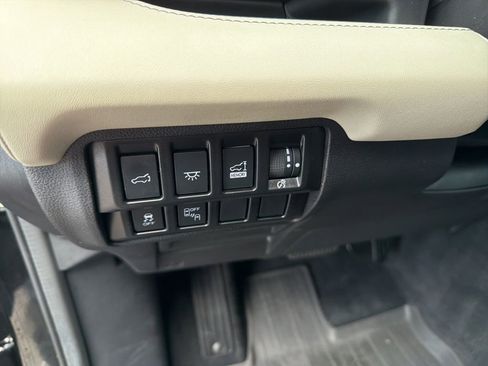 Used 2022 Subaru Ascent Limited w/ Technology Package image 19