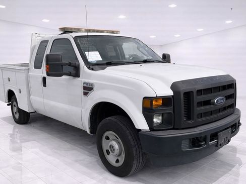 Used 2008 Ford F250 FX4 image 2