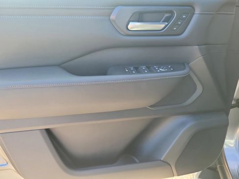 New 2026 Nissan Armada SL w/ Captain's Chari Seat Package image 16