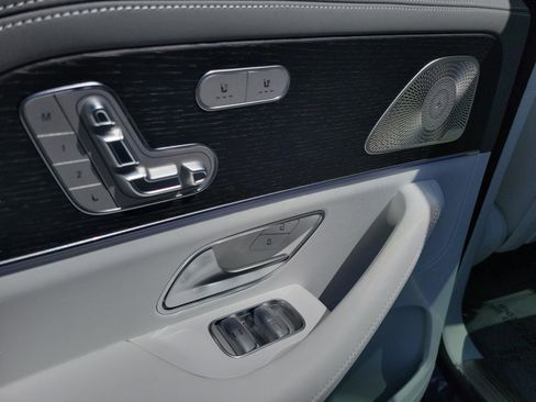 Certified 2024 Mercedes-Benz Maybach GLS 600 4MATIC image 8