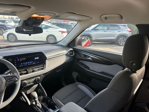 Used 2025 Chevrolet TrailBlazer LT image 33