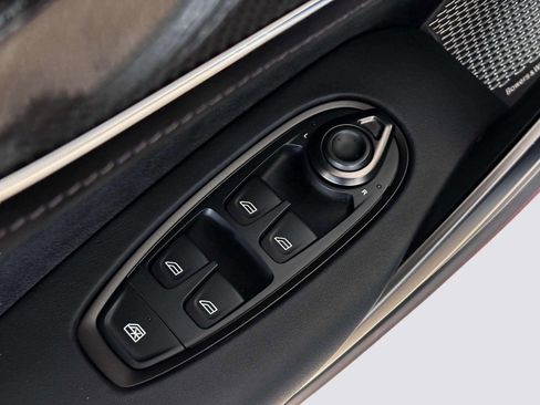 Used 2025 Aston Martin DBX 707 image 21