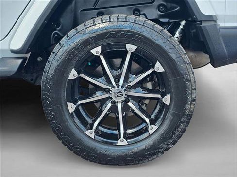 Used 2020 Jeep Wrangler Unlimited Sahara AWD/4WD image 28