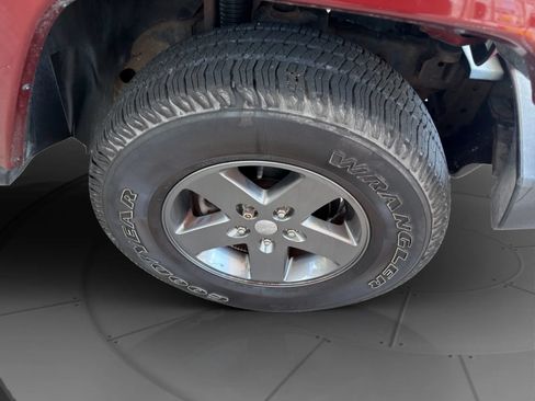Used 2010 Jeep Wrangler Unlimited Sahara w/ Dual Top Group AWD/4WD image 24