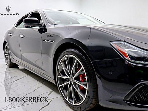 Used 2023 Maserati Ghibli Modena Q4 AWD/4WD image 19