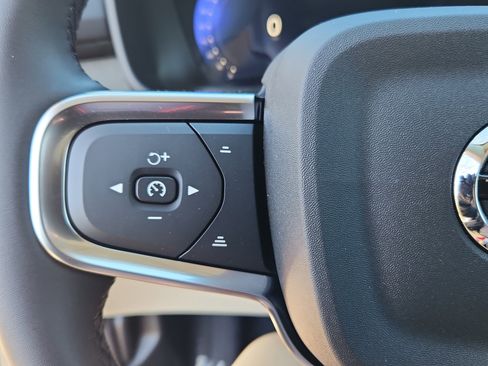 New 2026 Volvo XC40 B5 Ultra w/ Climate Package image 11