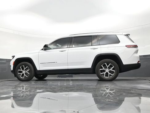 Used 2023 Jeep Grand Cherokee L Limited AWD/4WD image 21