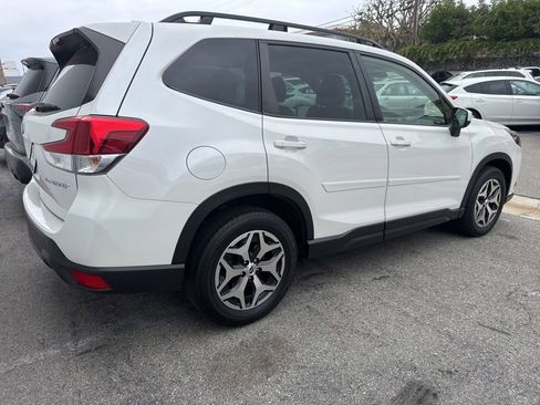 Used 2023 Subaru Forester Premium AWD/4WD image 5