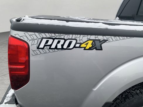 Used 2019 Nissan Frontier PRO-4X image 11