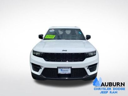 Used 2025 Jeep Grand Cherokee Altitude