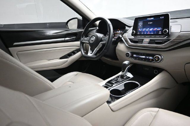 Used 2021 Nissan Altima 2.5 SL FWD image 13