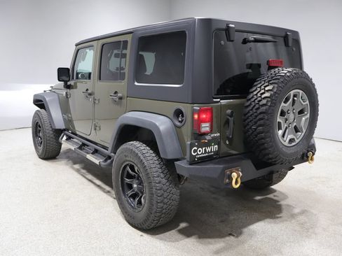 Used 2015 Jeep Wrangler Unlimited Rubicon w/ Max Tow Package AWD/4WD image 6