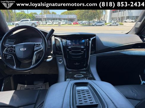 Used 2015 Cadillac Escalade ESV Platinum AWD/4WD image 25
