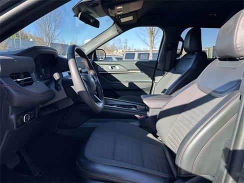 Used 2025 Ford Explorer ST-Line image 18