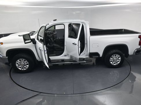 Used 2022 Chevrolet Silverado 2500 LTZ w/ Safety Package AWD/4WD image 24