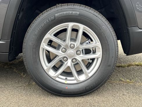 New 2025 Jeep Grand Cherokee L Laredo w/ Luxury Tech Group I image 12