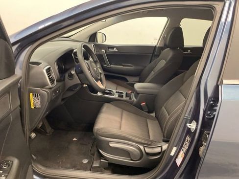 Used 2021 Kia Sportage LX image 9
