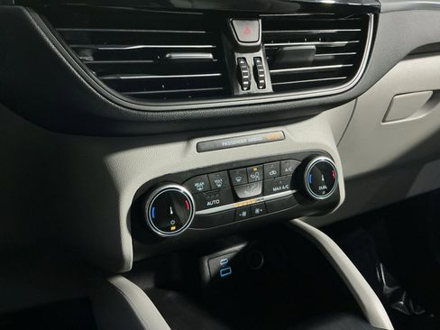 Used 2023 Ford Escape Active image 28