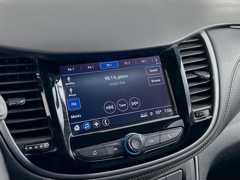 Used 2018 Chevrolet Trax LT w/ LT Convenience Package image 31