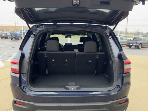 New 2025 Honda Pilot Sport image 13