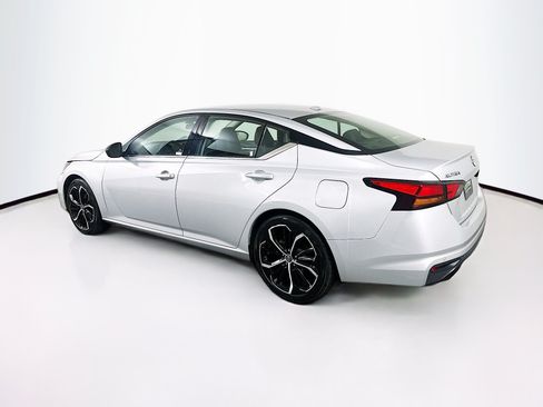 Used 2024 Nissan Altima 2.5 SR FWD image 5